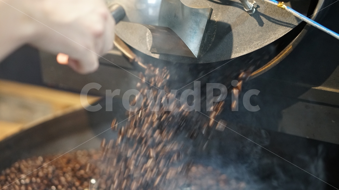 커피,커피콩,원두,원두커피,로스팅기계,로스팅,로스팅머신,카페,카페사진,커피숍,커피샾,개인카페,원두로스팅,사람,인물,인간,human,person,신체일부,몸,body,커피,카페,coffee,cafe