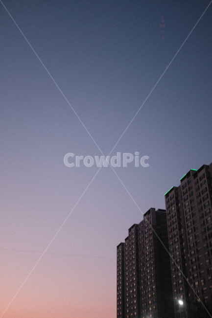 하늘,해질녘,노을,석양,sky,아파트,apartment,맨션,mansion,파랑,blue,파랑색,보라색,purple,violet,sunset