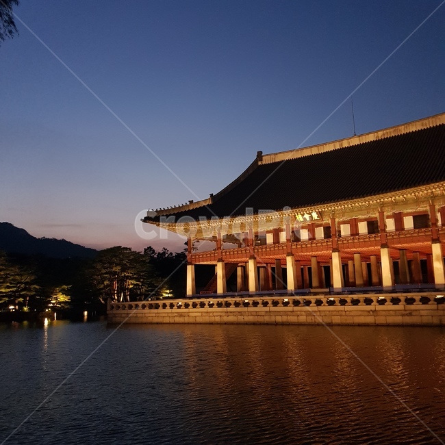 한국,경복궁,gyeongbokgung,야간개장,palace,야경,밤,풍경,nightscape,night,landscape,한국전통,한국문화,korean traditional,korean culture,랜드마크,landmark,tourist attraction,한국랜드마크,한국관광지,한국명소,korea landmark,korea tourist attraction,architecture,건축물,shrine,신사,pagoda,탑,building,건물,worship,예배