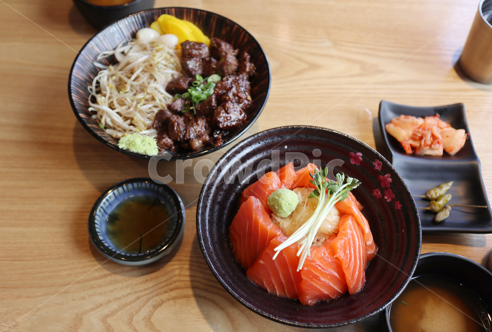 덮밥,음식,연어덮밥,큐브스테이크덮밥,생연어,음식,식재료,요리,food,cook,meal,dishes,food reserves,일식,일본음식,일본요리,Japanese food,Japanese dishes,Japanese meal,Japanese cook