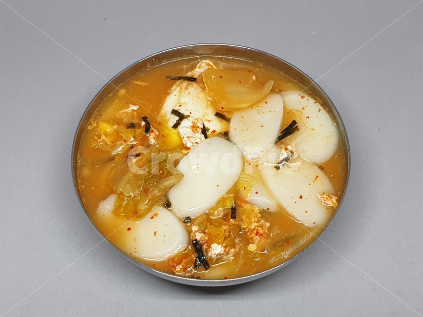 떡국,끼니,한끼,한그릇,요리,조리,메뉴,한국요리,전통요리,명절요리,koreafood,그릇,스댕그릇,meal,dish,사물,오브젝트,object,음식,tteokguk,ricecakesoup,레시피,맛있는,recipe,국물,김치,떡,cook,식기,bowl,식사,한국음식,명절음식,전통음식