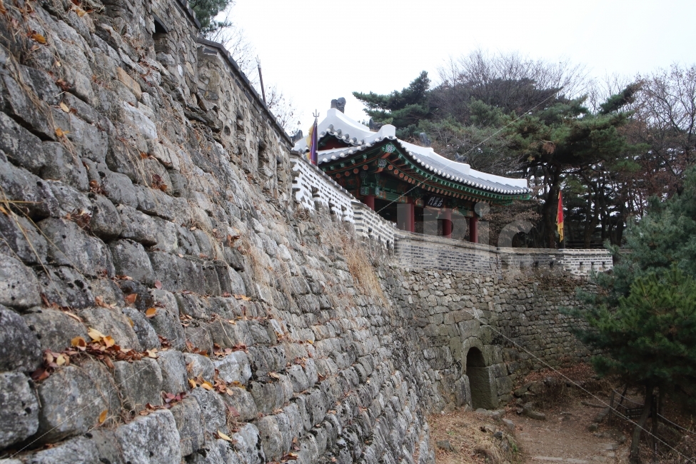 남한산성,성벽,가을,풍경,자연,성문,산성,단풍,낙옆,랜드마크,landmark,tourist attraction,한국전통,한국문화,korean traditional,korean culture