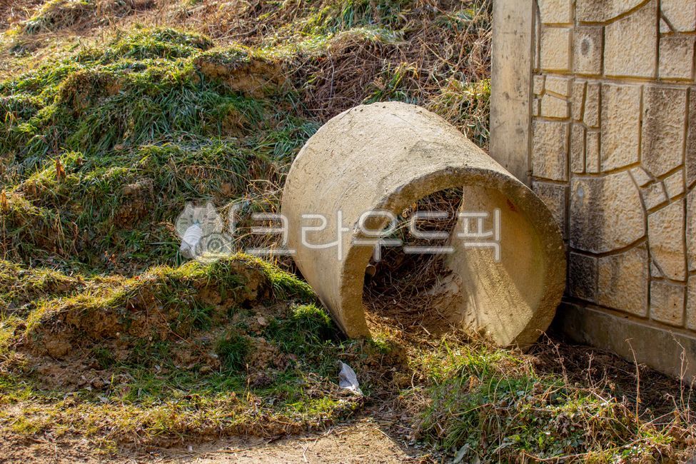 안내,표지판,표시,안내판,옥외표지판,흉관,배수관,공사자재