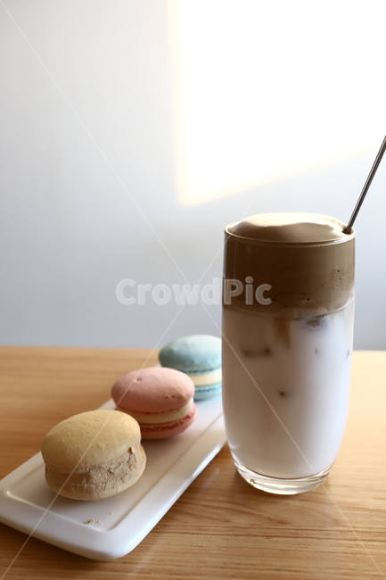 drink,beverage,마실것,milk,우유,달고나,라떼,마카롱,홈카페