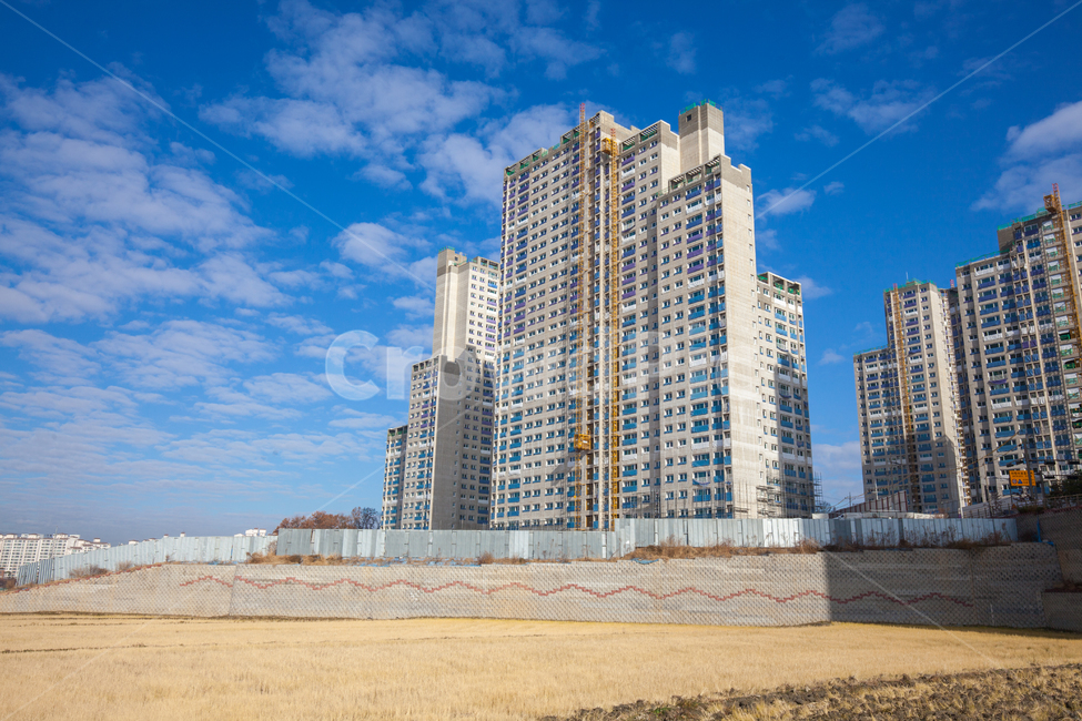 housing,town,고층건물,highrise,city,시티,urban,어반,building,건물,아파트,건설,재건축,재개발,부동산,공사,산업,건설업,건설산업,타워,크레인,타워크레인,빌딩,고층,고층빌딩,고층아파트,도시,도심,신도시,뉴타운,집,주택,현장,공사현장,건설현장,현대,건축,건축물,현대건축,풍경,하늘,생활,콘크리트,시멘트,철근,한국,industry,건축업,apartmentbuilding,건설업,건축업,construction industry,건축물,건물외관,exterior,building,structure,architecture,construction
