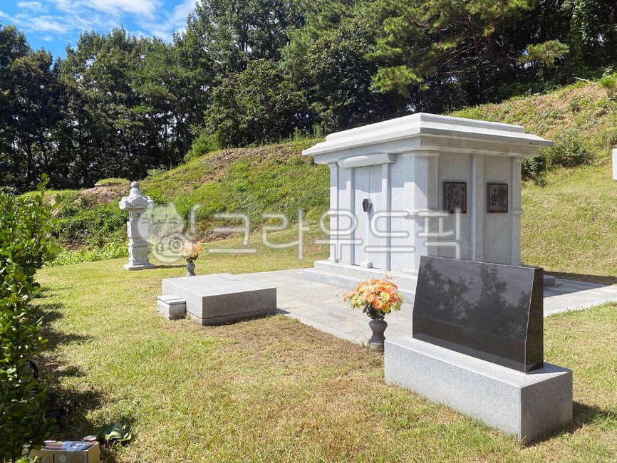 가족묘, 무덤, 납골당, 제삿상, 묘지석, 사진,이미지,일러스트,캘리그라피 - 나비처럼작가