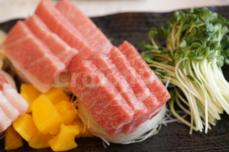 	참치,참치회,안주,음식,일식,먹방,횟감,소주안주,안주추천,안줏거리,먹거리,붉다,레드,빨강,싱싱,색감,음식,식재료,요리,food,cook,meal,dishes,food reserves,수산물,해산물,fishery products,seafood,일식,일본음식,일본요리,Japanese food,Japanese dishes,Japanese meal,Japanese cook