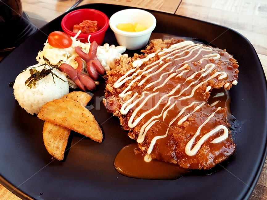 돈가스,돈가스정식,일식,밥,정식,된장국,미소된장,요리,식사,반찬,외식,japanesefood,food,dish,meal,salad,샐러드