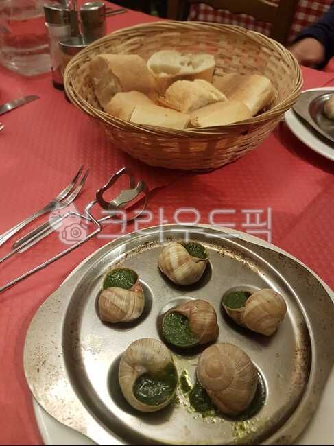달팽이요리,달팽이식사,프랑스음식,유럽음식,프랑스달팽이,프랑스식당,에스까르고,프랑스요리,프랑스음식문화