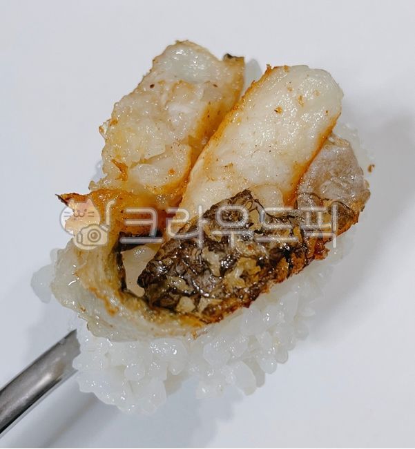 메로구이,생선구이,비막치어구이,구이,생선,메로,비막치어,비막치어생선,음식,요리,식사,식재료,쌀,밥,쌀밥,백미,메로생선,숟가락,food,dish,cook,meal,rice,fish