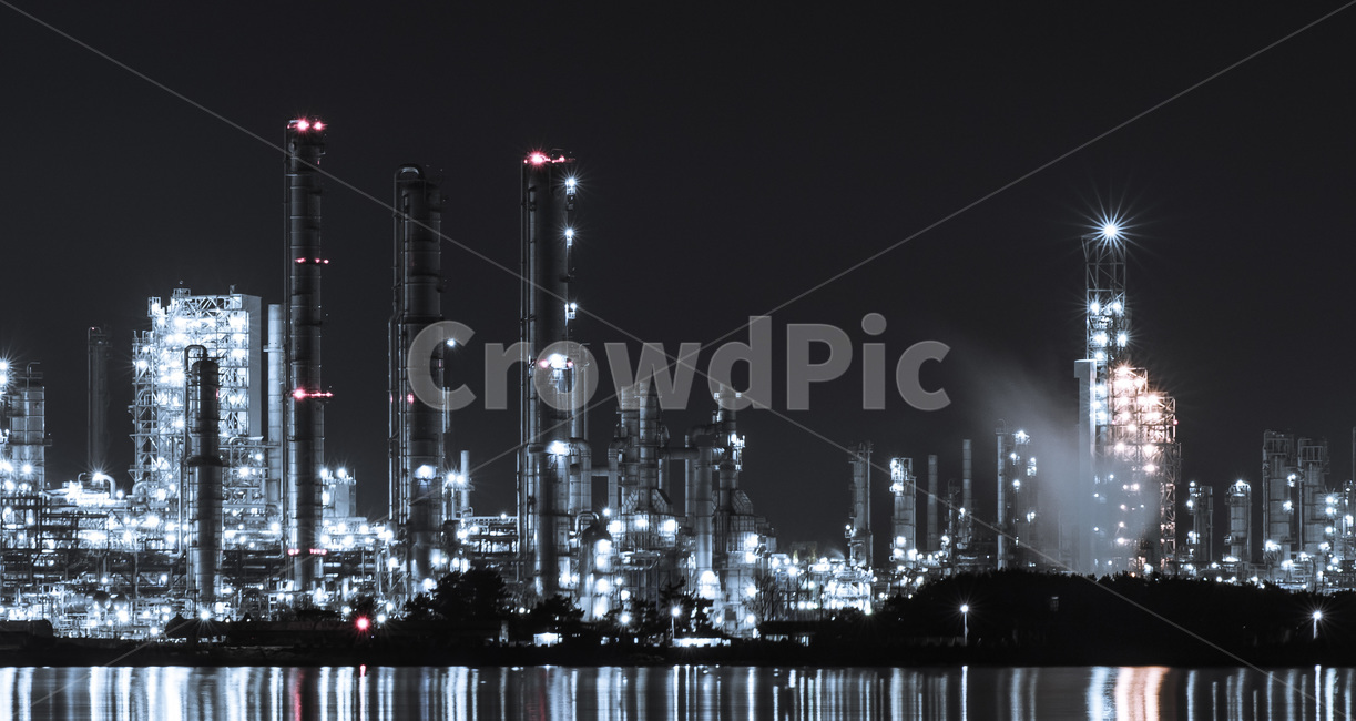 night view,chemical complex,factory,production,manufacturing industry,night,heavy industry,city night view,industry,scenery,building,industrial,background,industrial complex,nightscape,light cracking