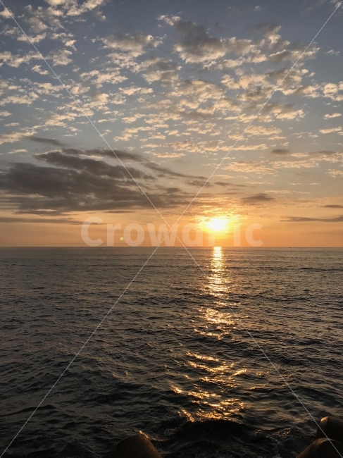 일출,태양,동해바다,바다,아침바다,자연,풍경,nature,landscape,outdoors,옥외,sunlight,햇빛,dawn,새벽,sunset,일몰,red sky,붉은 하늘,sky,하늘,dusk,황혼