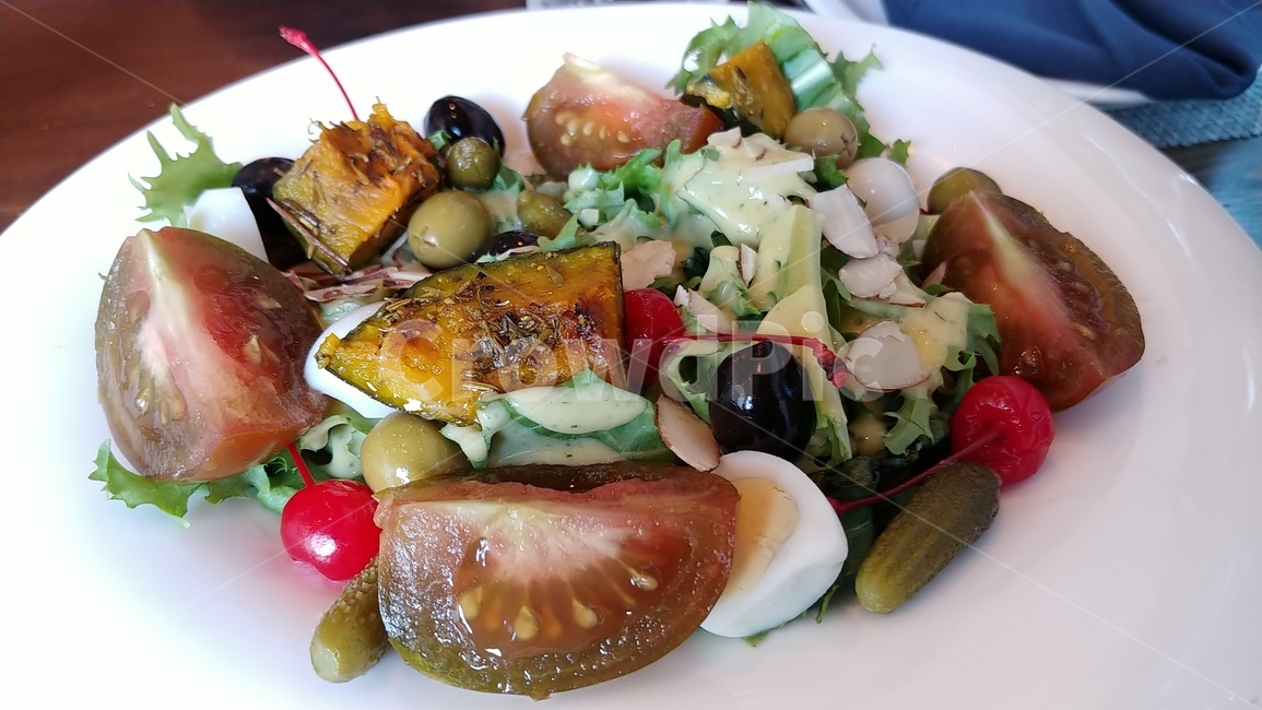 샐러드,salad,드레싱,야채,채소,토마토,과일,계란,체리,플레이팅,단호박,올리브,음식,food,식재료,meal,dishes,요리,먹거리,foodreserves,cook,음식,식재료,요리,food,cook,meal,dishes,food reserves