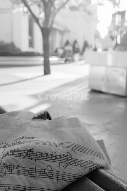 흑백사진,음악,휴식,감성사진,흑백,악보,가방,흑백,모노톤,monochrome,black and white