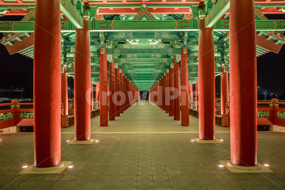 사찰,절,경주,밤,장노출,야경,밤,풍경,nightscape,night,landscape,한국전통,한국문화,korean traditional,korean culture,건축물,건물외관,exterior,building,structure,architecture,construction,corridor,복도,건물,flooring,바닥,floor