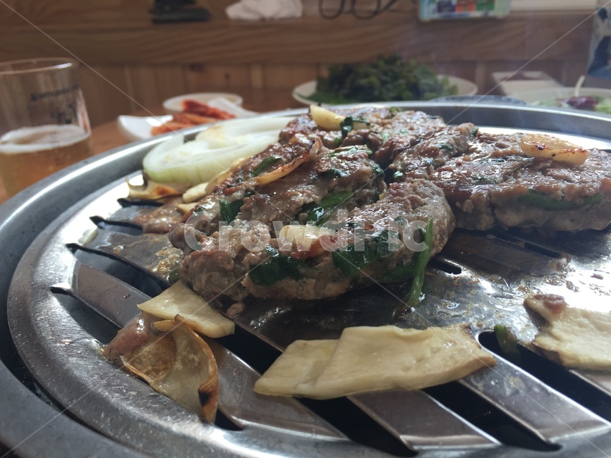 떡갈비,불판,마늘떡갈비,굽다,바베큐,음식,식재료,요리,food,cook,meal,dishes,food reserves