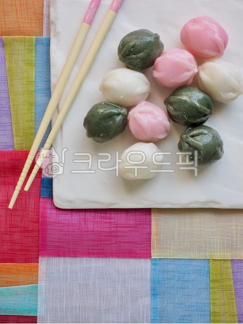추석사진공모전,전통음식,한국전통음식,한국음식문화,전통문화,traditionalfood,koreantraditionalfood,koreanfoodculture,traditionalculture,송편,songpyeon,한국음식,식품,한식,한국문화,한국,배경,음식문화,웰빙,문화,아시아,아시아음식,접시,전통,설날,추석,음식,추석음식,설날음식,명절,명절음식,떡,koreanfood,korea,koreanculture,food,background,foodculture,wellbeing,꿀떡,culture,asia,asianfood,dish,tradition,ricecake