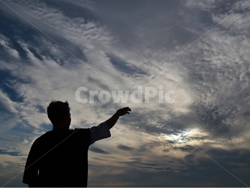 하늘,sky,노을,밝은하늘,구름낀하늘,사람,인물,인간,human,person,남성,남자,man,male,인물실루엣,사람실루엣,character silhouette,human silhouette,silhouette,실루엣
