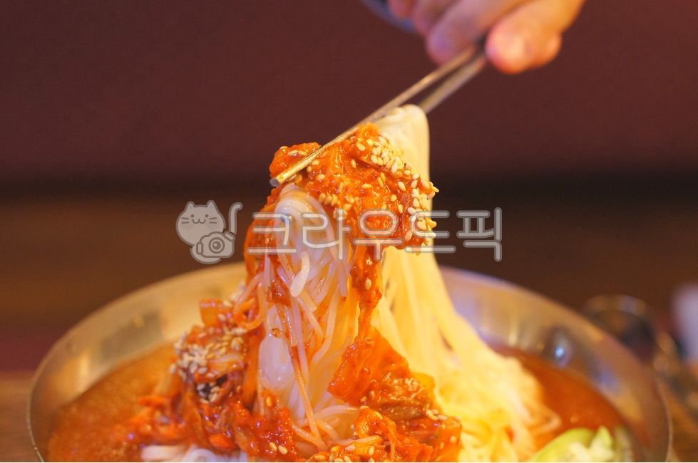 spicynoodles,plating,kimchimariguksu,Mulmilmyeon,Kimchi Rolled Noodles,food,wheatnoodles,coldnoodlesoup,Bibim Mulmilmyeon,If you push,Plating,milmyeon,kfood,cooking,coldkimchinoodlesoup,foodpresentation