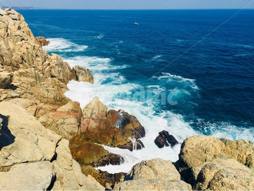 바다,풍경,하늘,파도,파랑,배경이미지,바위,하늘과바다,자연,풍경,nature,landscape,promontory,곶,cliff,낭떠러지,outdoors,옥외