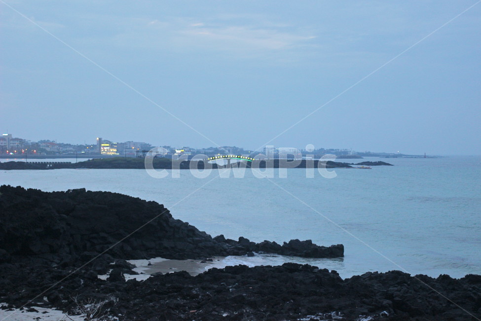 등대,제주,야경,해변,바닷가,방파제,자연,풍경,nature,landscape,land,땅,outdoors,옥외,ocean,대양,sea,바다,water,물,shoreline,해안선,coast,연안
