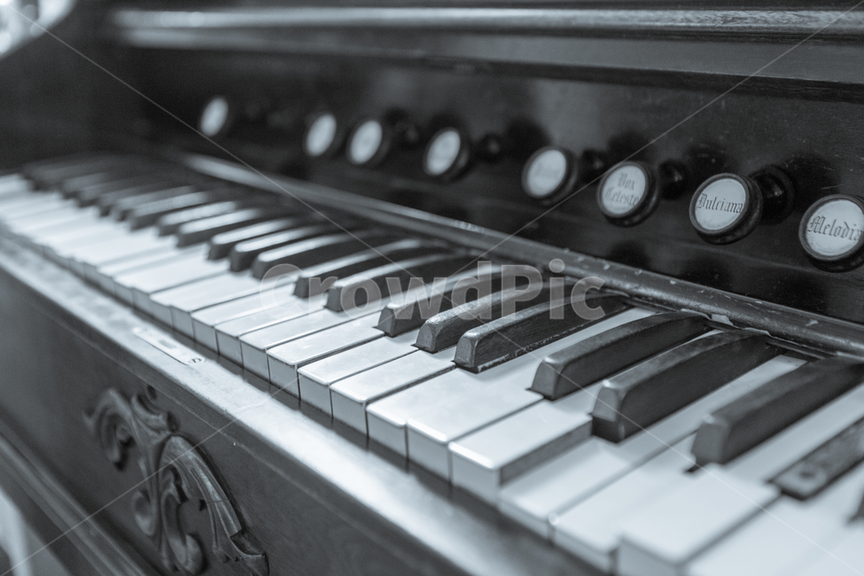 피아노,건반,piano,악기,오래된,감성,art,흑백,낡은,음향기기,흑백,모노톤,monochrome,black and white,악기,음향기기,musical instrument,musical equipment