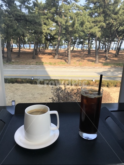아메리카노,커피,소나무뷰,바다,카페,커피,카페,coffee,cafe