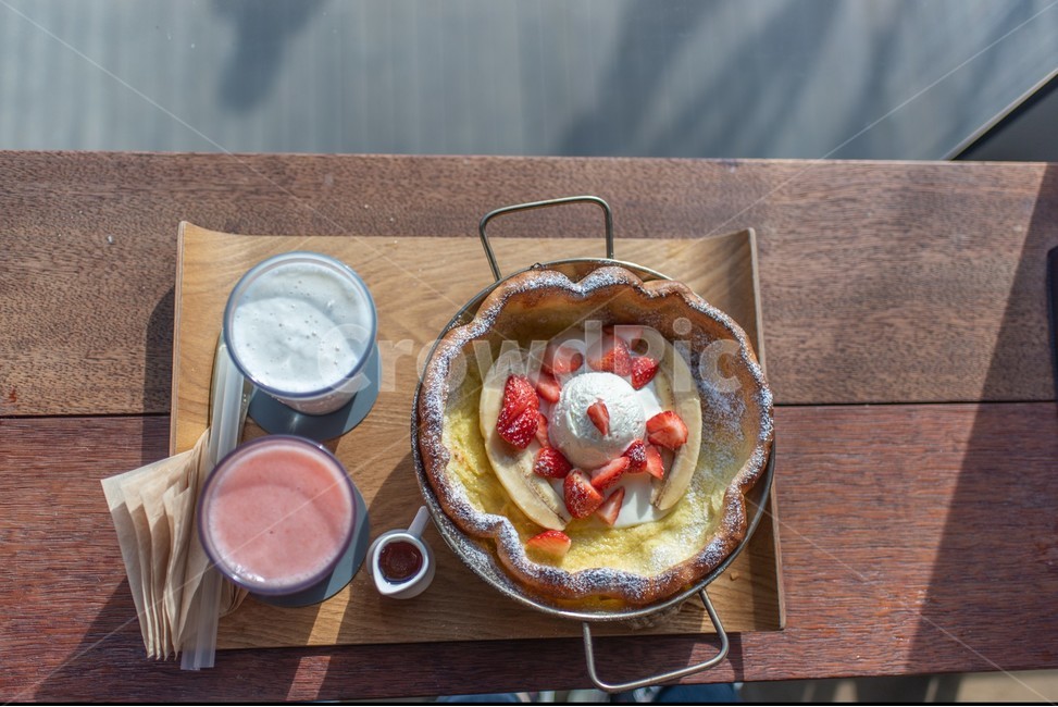 커피,카페,음료,팬케이크,딸기,생크림,바나나,디저트,후식,dessert,음료수,음식,식재료,요리,food,cook,meal,dishes,food reserves,디저트,간식,후식,dessert,snack