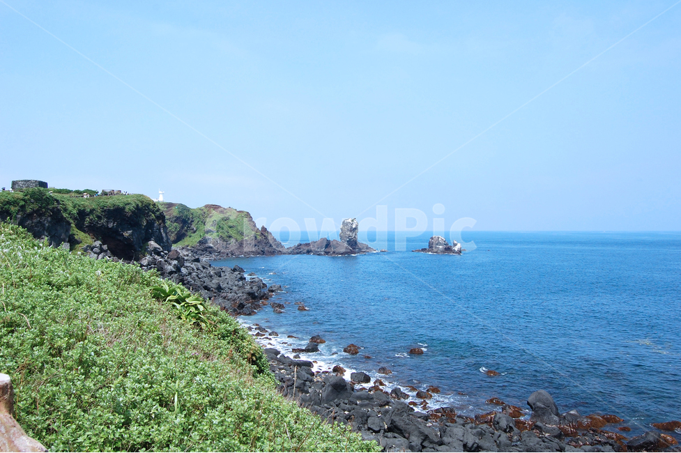 바다,파도,암초,바닷가,구름,하늘,날씨,제주도,제주도바다,제주도하늘,관광,관광지,여행,여행사진,sea,ocean,wave,rock,cloud,sky,weather,jeju,jejuisland,Korea,korean,trip,travel,travelling,풍경,배경,배경사진,풍경사진,감성사진,분위기,scene,view,ambience,atmosphere,background,자연,풍경,nature,landscape,한국자연풍경,한국자연경관,korea nature landscape,제주도,jeju,jeju island,promontory,곶,shoreline,해안선,water,물,outdoors,옥외,대양