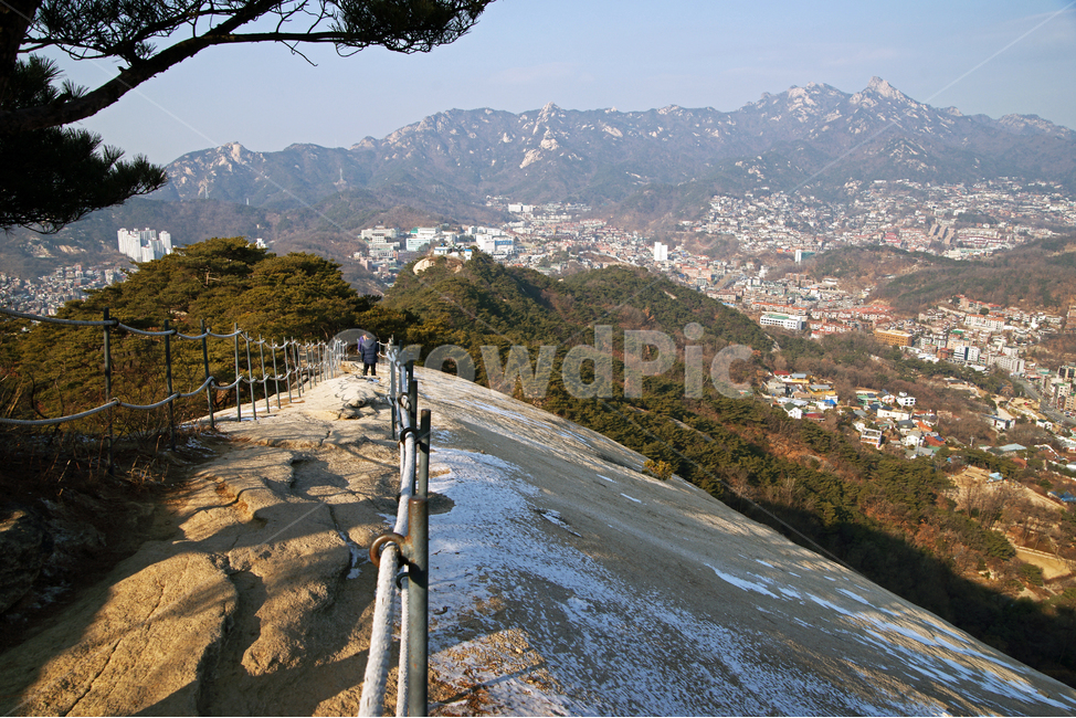 기차바위,등산,철책,무악동,인왕산,산,서울성곽,서울도심,바위,자연,풍경,nature,landscape