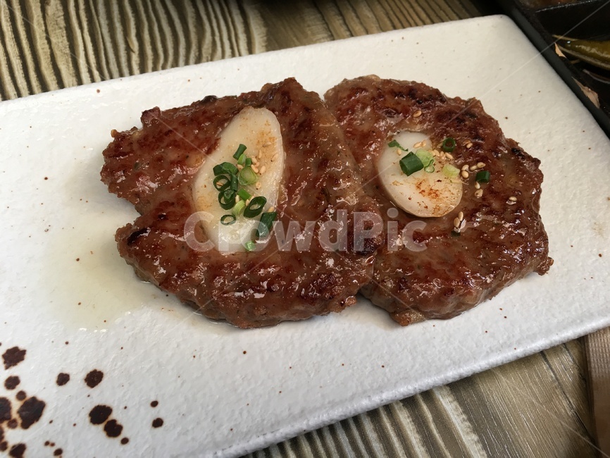 떡갈비,익선동맛집,음식,고기,음식배경,음식재료,식재료,식기,그릇,식사,아침식사,점심식사,저녁식사,먹방,맛집,요리,요리법,조리,조리법,메뉴,육류,meat,한국요리,전통요리,간단요리,koreanfood,koreancook,koreanmeal,koreandishes,food,cook,meal,dishes,음식,식재료,요리,food,cook,meal,dishes,food reserves,육류,고기,meat,한식,한국음식,한국요리,korean food,korean dishes,korean meal,korean cook