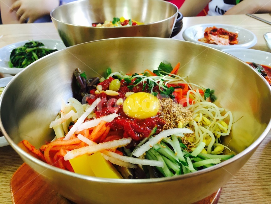 비빔밥,한식,전주,bibimbap,한정식,한우비빔밥,한옥마을,음식,식재료,요리,food,cook,meal,dishes,food reserves,한식,한국음식,한국요리,korean food,korean dishes,korean meal,korean cook
