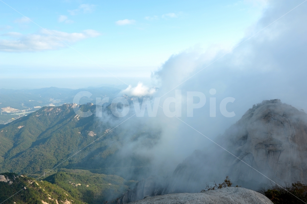 인수봉,암벽,등산,운무,북한산,자연,풍경,nature,landscape,한국자연풍경,한국자연경관,korea nature landscape,mountain,산,outdoors,옥외,mountain range,산맥