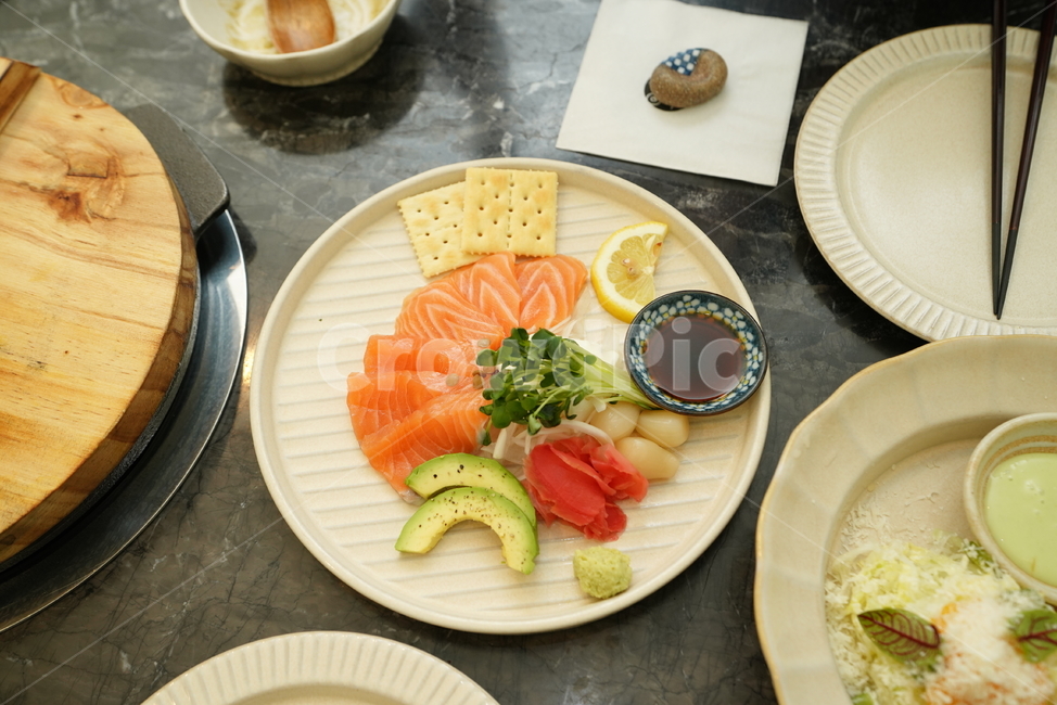 샐러드,음식,연어,야채,건강,안주,meal,식사,food,식품,dish,요리,접시,크래커,음식,식재료,요리,food,cook,meal,dishes,food reserves