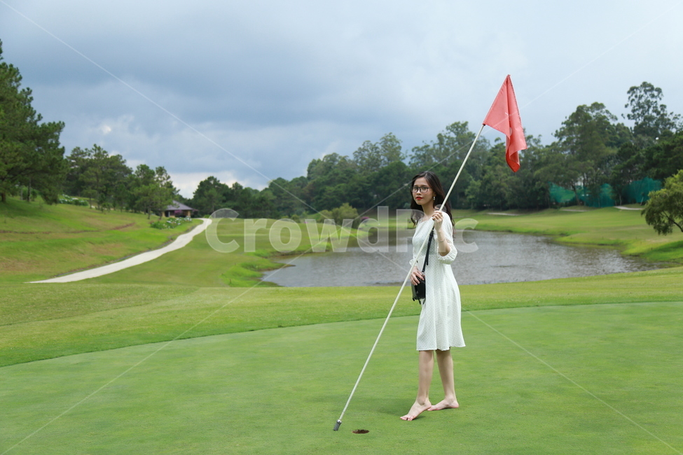 person,사람,모델,여성,골프,model,woman,golf,잔디,의류,grass