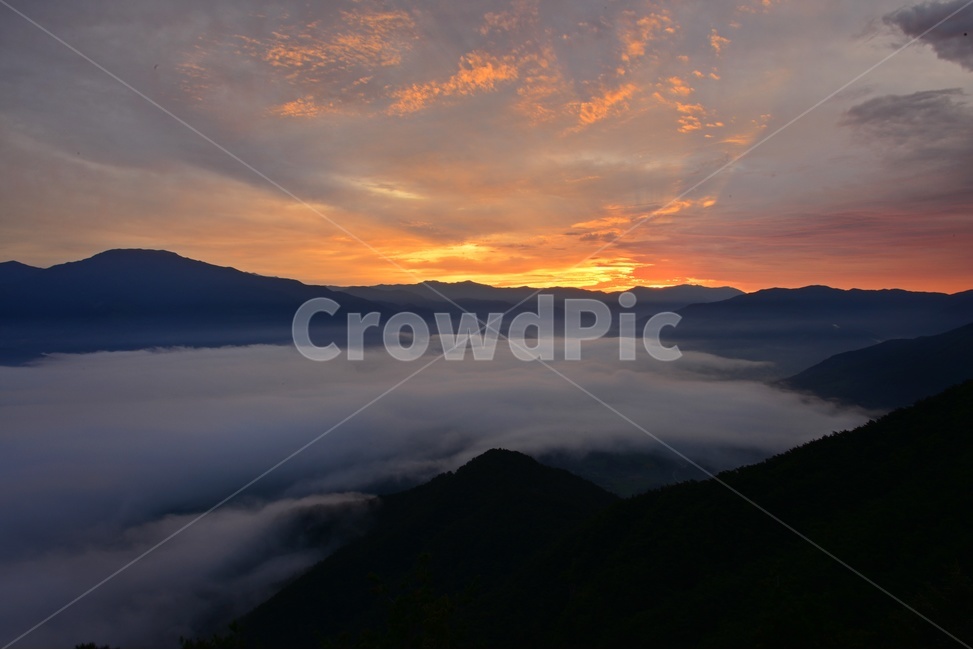 sky,하늘,redsky,붉은하늘,dawn,새벽,nature,자연,outdoors,옥외,mountainrange,산맥,mountain,산,light,빛,flare,플레어,구례,사성암,사성암일출,사성암아침,일출,해돋이,여명,운해,경치,경관,풍경