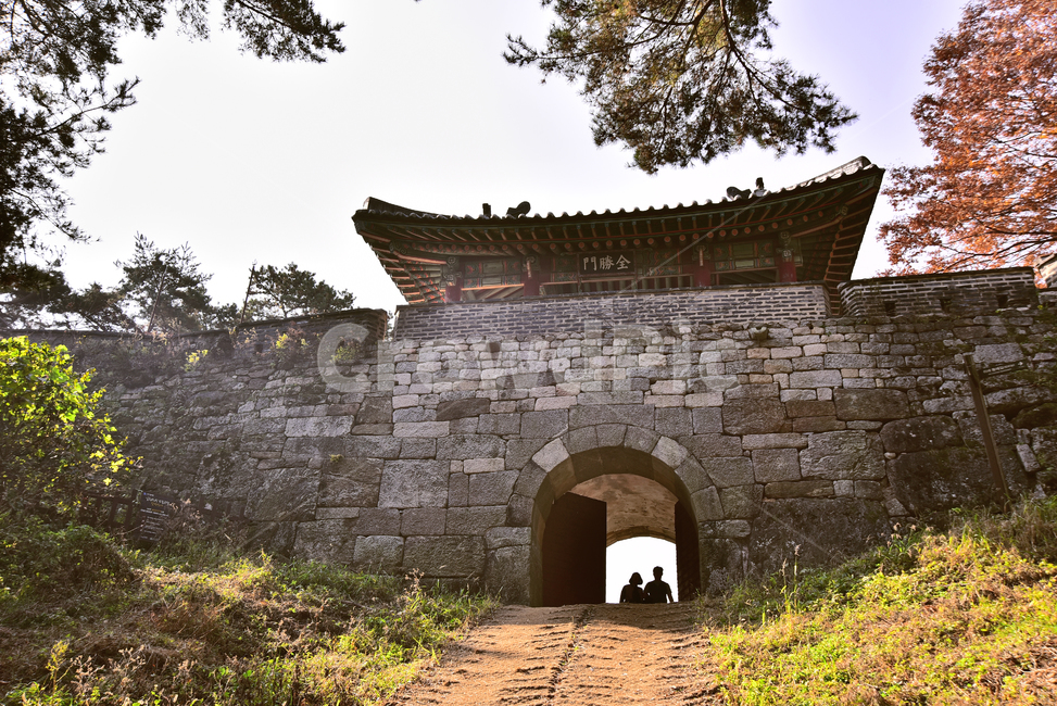 가을,가을풍경,남한산성,유네스코,세계문화유산,unesco,성문,보존,돌담,사람들,실루엣,축성,건축양식,koreantraditional,자연,한국전통,기와집,가을배경,fall,autumn,season,가을단풍,nature,outdoors,옥외,배경,바탕,백그라운드,background,시즌,계절,가을분위기,찬란한,colorful,architecture,건축물,building,건물,가을,계절,fall,autumn,season,자연,풍경,nature,landscape,한국자연풍경,한국자연경관,korea nature landscape