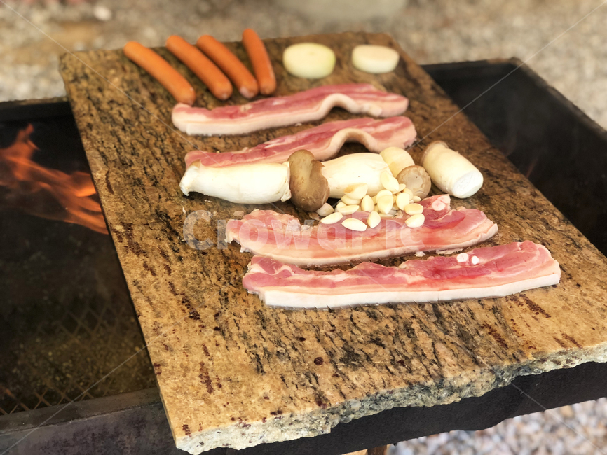 여행,고기,삼겹살,버섯,불판,소세지,숯불,음식,식재료,요리,food,cook,meal,dishes,food reserves,육류,고기,meat