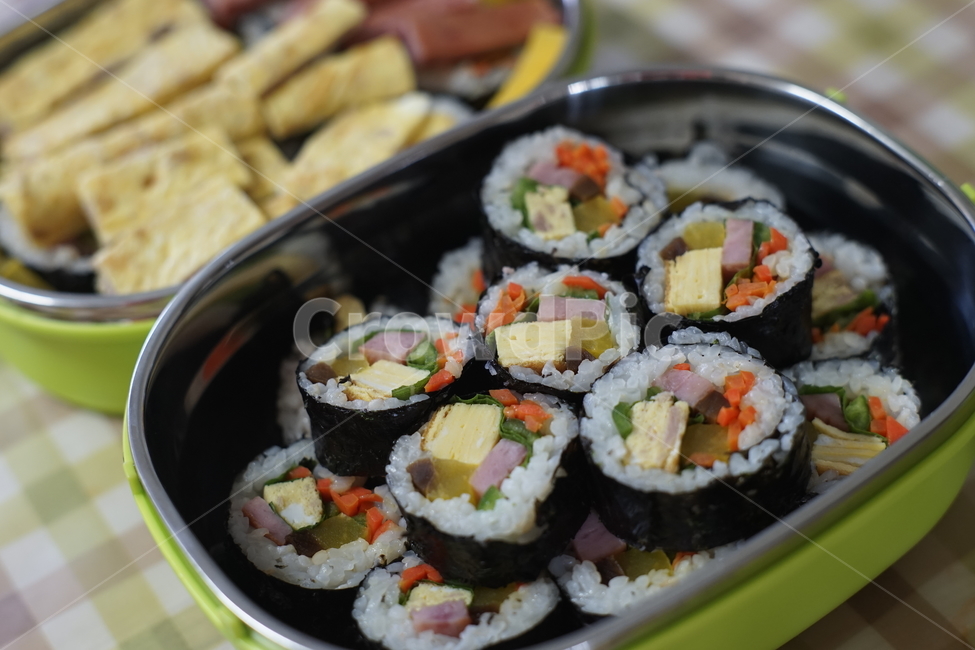 한식,김밥,계란김밥,한국음식,도시락,소풍,맛있는음식,한끼식사,한끼음식,음식,식재료,요리,food,cook,meal,dishes,food reserves,한식,한국음식,한국요리,korean food,korean dishes,korean meal,korean cook