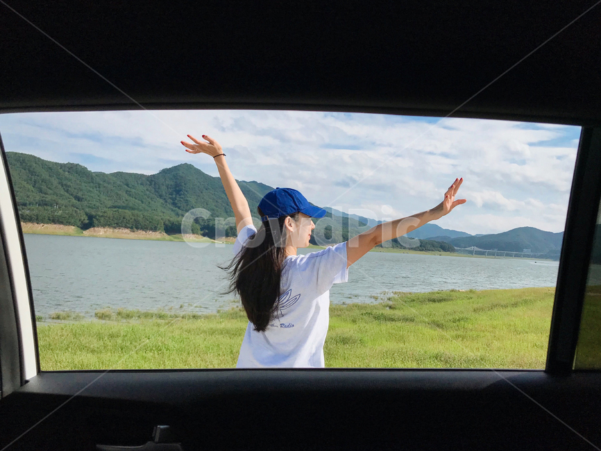 여자,풍경,자연,산,강,하늘,사람,인물,인간,human,person,여성,여자,woman,female,lady,감정표현,기분,feeling,emotion,여행,휴가,traveling,vacation,trip