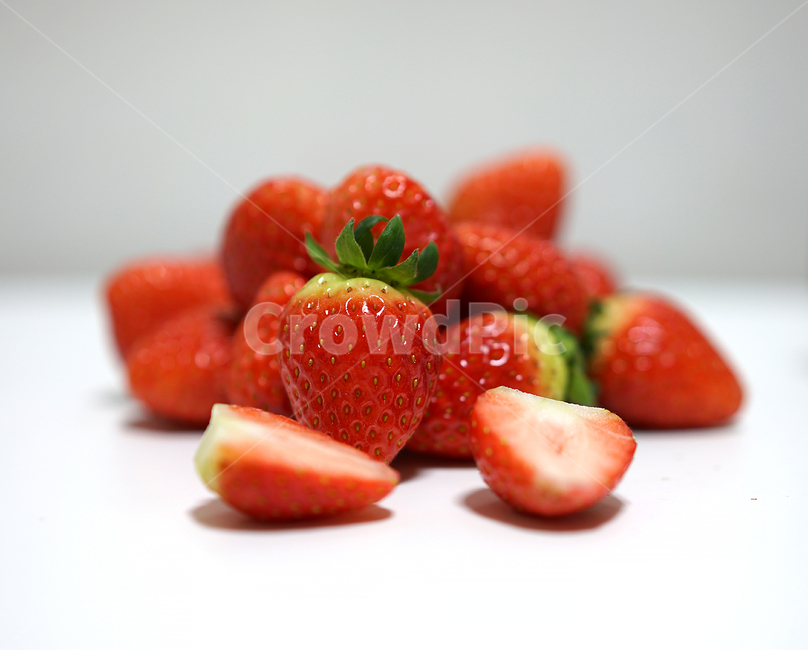 딸기,strawberry,과일,음식,겨울철과일,빨강,레드,red,베리,음식,식재료,요리,food,cook,meal,dishes,food reserves,과일,열매,fruit