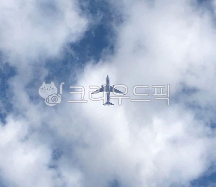 sky,flight,blue sky,aircraft,cloud,fly,azuresky,airplane,fly away