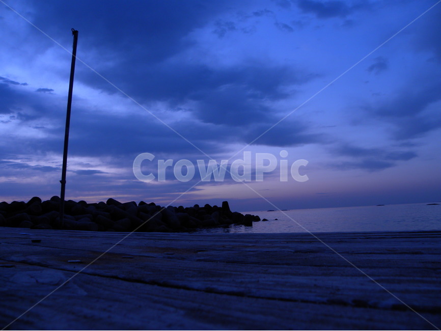 선착장,방파제,바다,정박,하늘,보라,보랏빛,dock,breakwater,seawall,sea,ocean,sky,새벽,새벽녘,황혼,백야,whitenight,dawn,daybreak,twilight,purple,자연,풍경,nature,landscape,architecture,건축물,building,건물,tower,탑