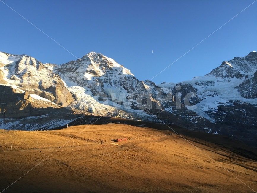 스위스,인터라켄,융프라우,알프스,클라이네샤이데크,겨울,산,Swiss,Interlaken,Jungfrau,Alps,KleineScheidegg,Winter,Mountain,자연,풍경,nature,landscape,해외,외국,세계,foreign,oversea,world,세계자연풍경,해외자연풍경,외국자연풍경,world nature landscape,outdoors,옥외,mountain range,산맥,mountain,peak,피크
