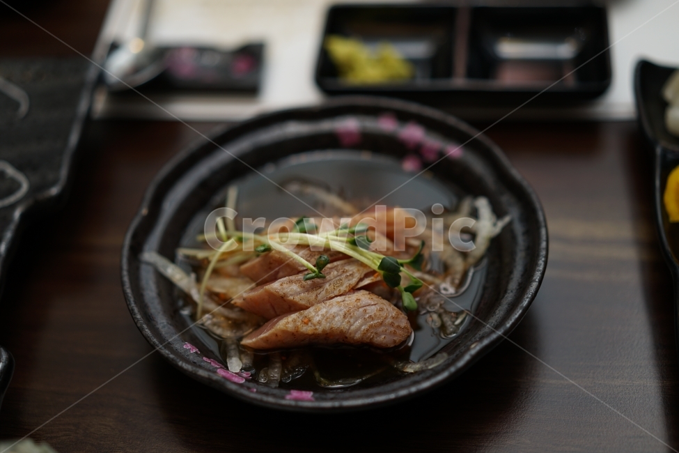 생선,회,참치,다다끼,다다키,음식,술안주,먹방,안주,술자리,무순,식사,모임,만남,참치회,푸드,접시,젓가락,일식,음식,식재료,요리,food,cook,meal,dishes,food reserves,수산물,해산물,fishery products,seafood,일식,일본음식,일본요리,Japanese food,Japanese dishes,Japanese meal,Japanese cook