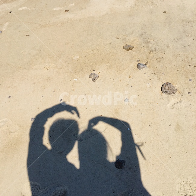바다,해변,모래사장,파스텔톤,파도,평화,휴가,여름,모래,파란,투명,파스텔,낭만,여유,감성,coast,ocean,sea,pastel,자연,풍경,nature,landscape,beach,백사장,바닷가,해안,섬,자갈,돌,색감,colorsense,feeling,색상,색채,색깔,그림자,실루엣,연인,커플,남자,여자,애인,사람,인간,인물,사랑