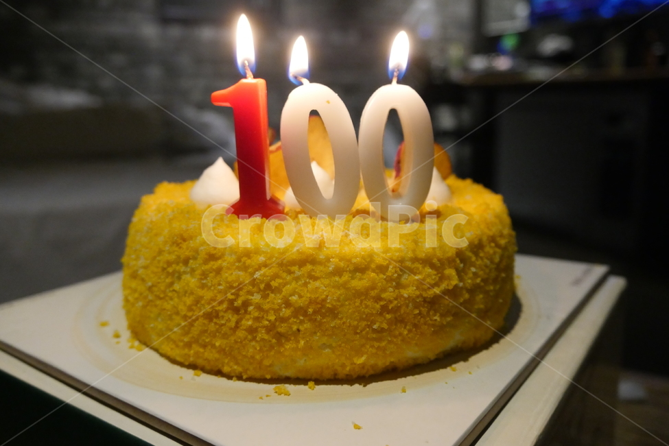 케이크,100일,연인,기념일,연애,고구마케이크,촛불,기념일,축하,anniversary,congratulation,celebrate,celebration,음식,식재료,요리,food,cook,meal,dishes,food reserves,빵,bread,디저트,간식,후식,dessert,snack