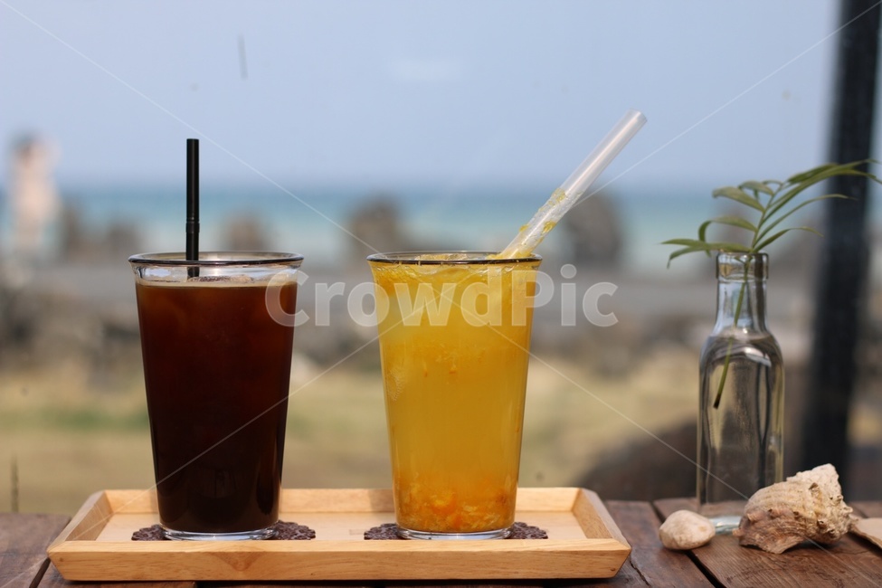 제주도,카페,핫플,커피,아아,아이스아메리카노,한라봉,coffee,cafe,감성,핫플레이스,조용한곳,한적한곳,편안한곳,까페,sensible,feeling,emotion,jeju,소라,소라껍데기,바다,휴식,힐링,rest,healing,여유,relax,음료수,drink,beverage,커피,카페,coffee,cafe