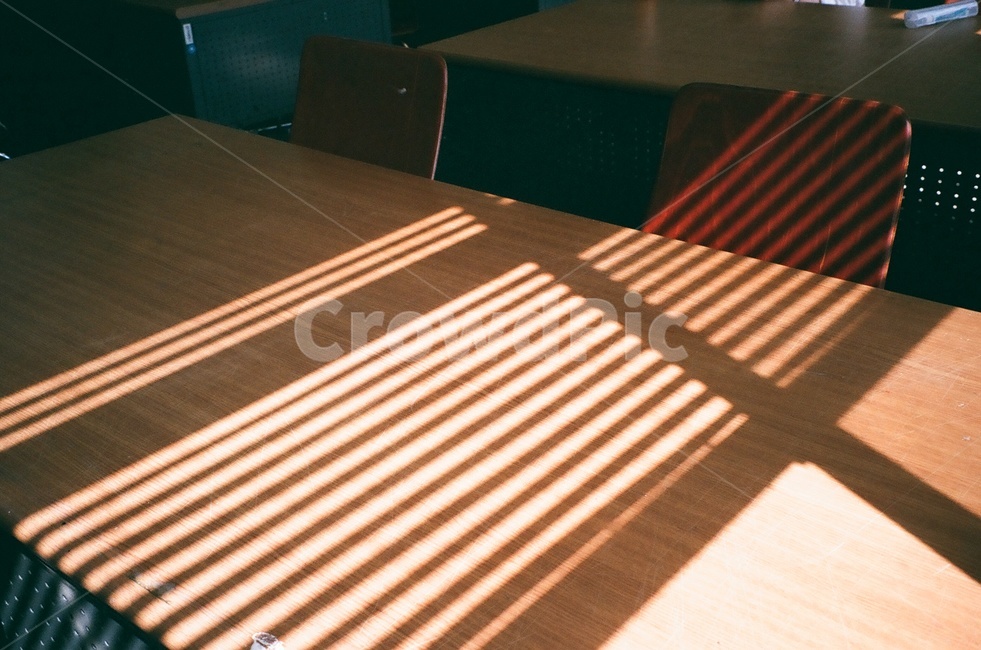film,analog,필름,감성,desk,책상,그림자,shadow,감성,sensible,feeling