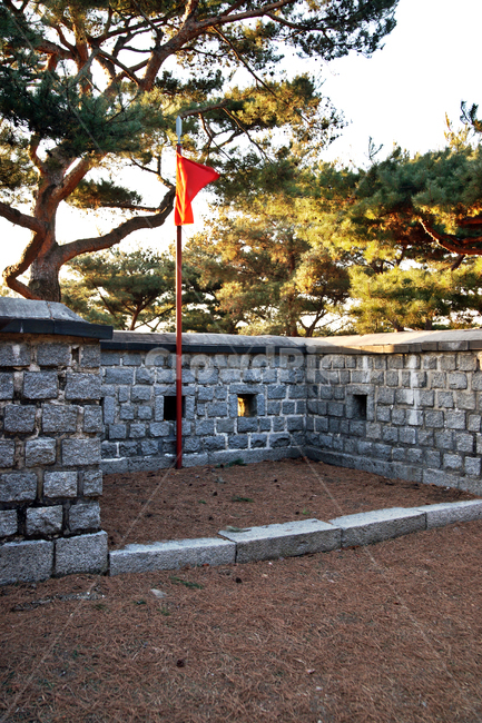 서남이치,용도이치,치,깃발,수원화성,화성,수원,유네스코세계문화유산,한국전통,한국문화,korean traditional,korean culture,건축물,건물외관,exterior,building,structure,architecture,construction
